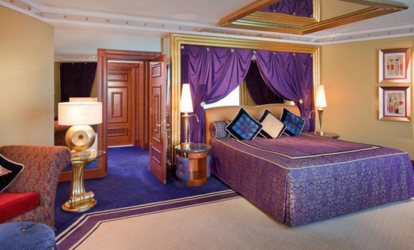 Deluxe One Bedroom Suite