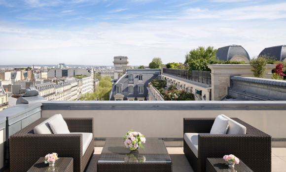 Rooftop Eiffel Suite