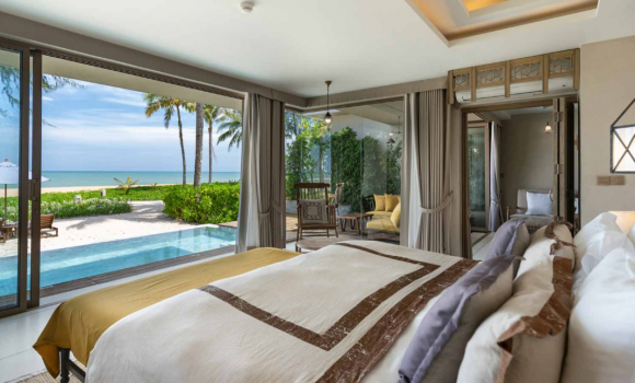 Beachfront Pool Villa