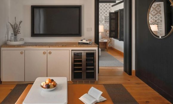 One Bedroom Suite with Jacuzzi and Terrace