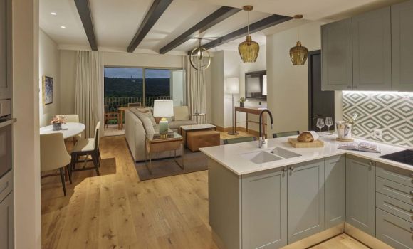 One Bedroom Residence with Jacuzzi