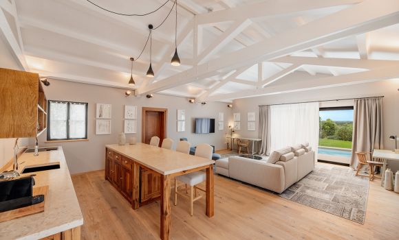 Estate Pool Villa — La Bassa