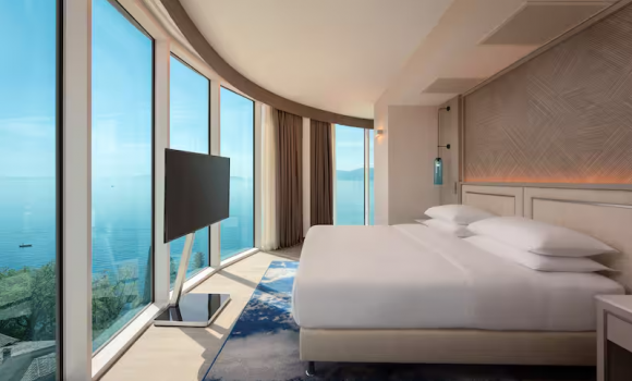 Panorama Suite with Balcony and Sea View