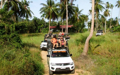Safari on the jeeps (o.Samoui)