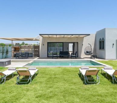 Фото SunRays Villa 2