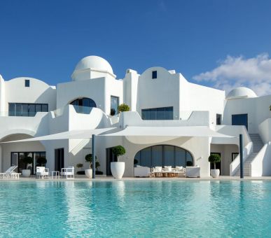 Anantara Santorini Abu Dhabi