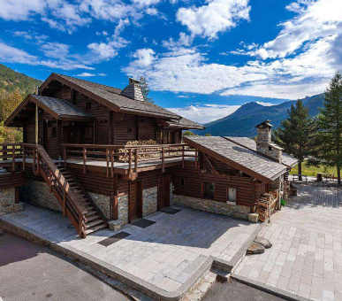 Фото The Canadian luxury chalet 1
