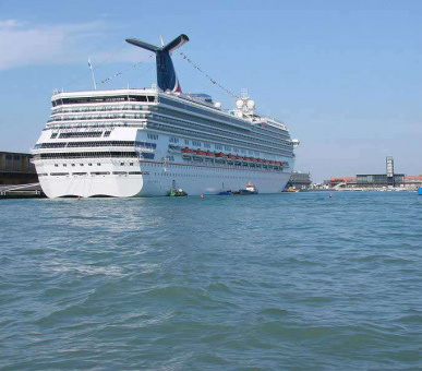 Photo Лайнер Carnival Freedom (Морские круизы, Carnival Cruise Line) 1