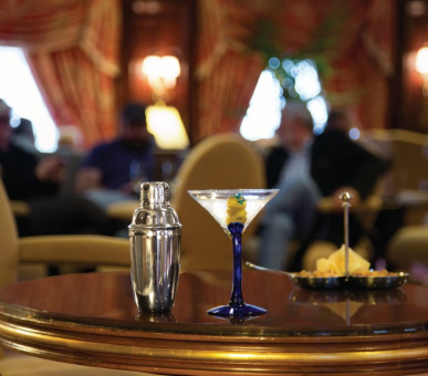 Image Лайнер Insignia (Круизы, Oceania Cruises) 6 Photo Лайнер Insignia (Круизы, Oceania Cruises) 6