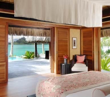 Photo The St. Regis Bora Bora Resort (Французская Полинезия, о. Бора Бора) 13
