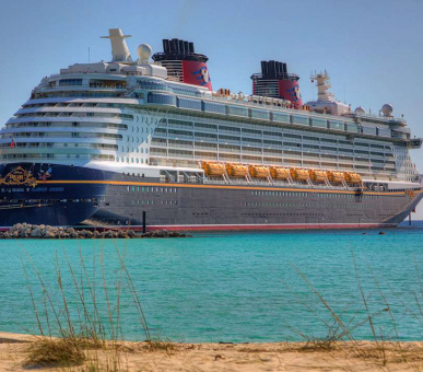 Photo Лайнер Disney Wonder (Круизы, Disney Cruise Line) 1