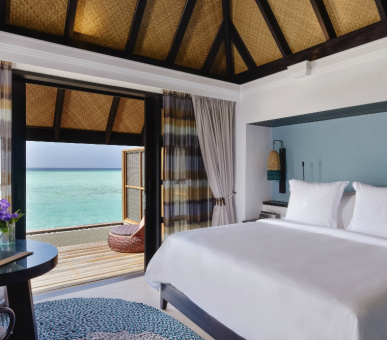 Фото Four Seasons Resort Maldives At Kuda Huraa 37