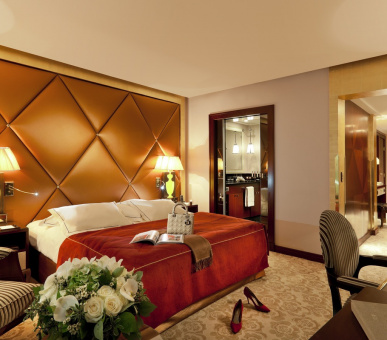 Photo Hotel Fouquet's Barriere on the Champs Elysees Avenue (Франция, Париж) 14
