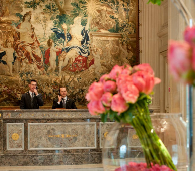 Фото Four Seasons Hotel George V, Paris 13