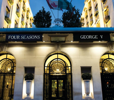 Фото Four Seasons Hotel George V, Paris 1