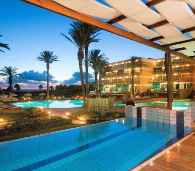 Фото Asimina Suites Hotel (Кипр, Пафос) 1