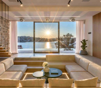 Luxury Beachfront Villa Smart Sienna