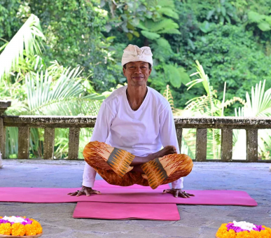 Yoga and aurved in Bali Yoga and aurved in Bali