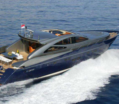 The Dreams yacht