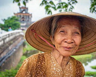 Вьетнам: по своей программе